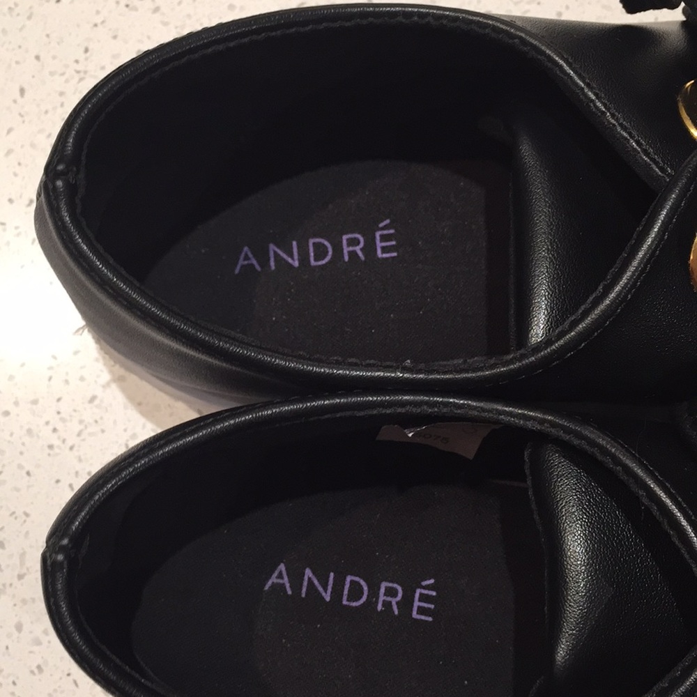 Andre’ Sneaker - Picture 2 of 5
